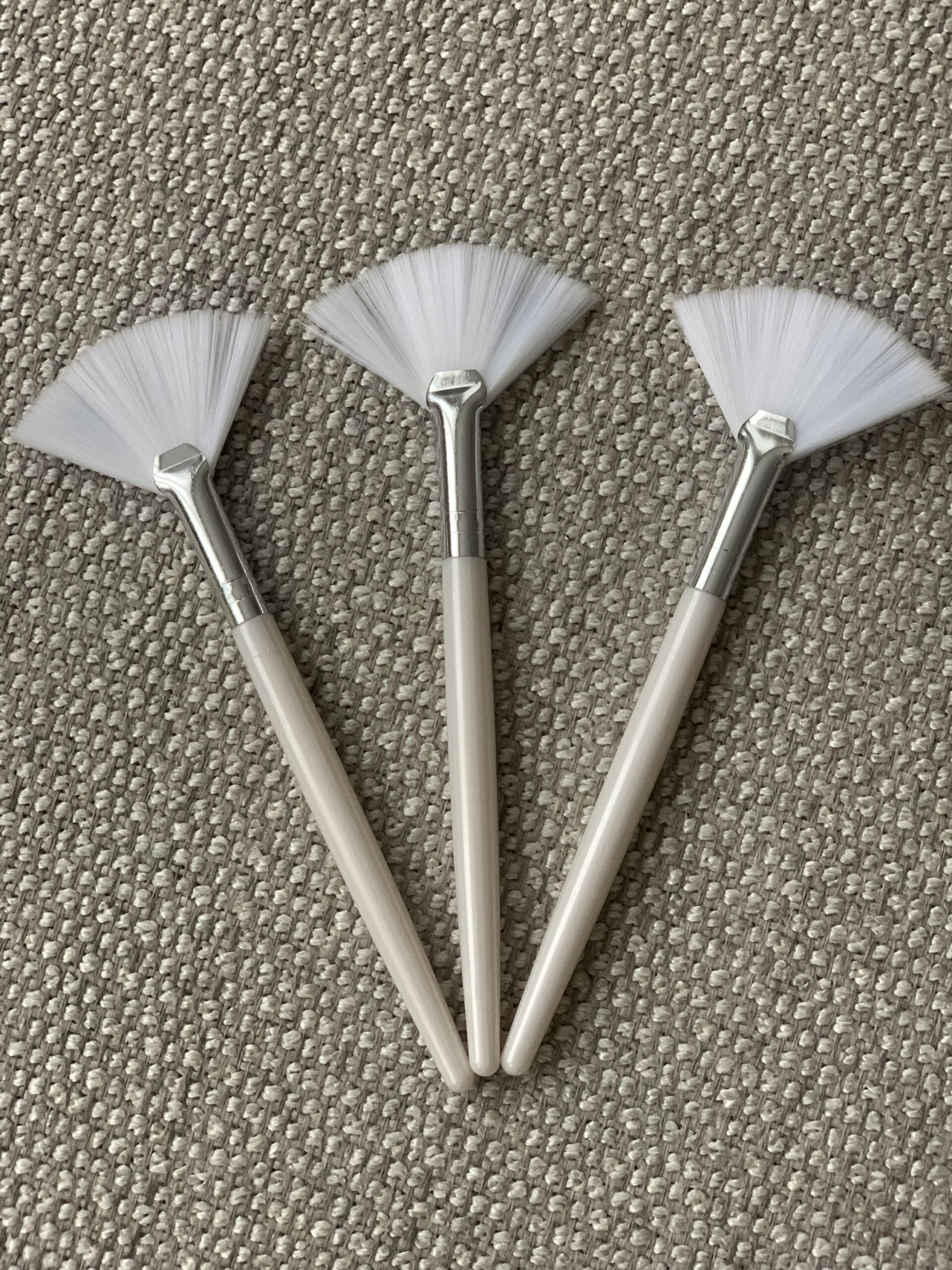 Fan Brushes for Application, White Tip - Pack of 3