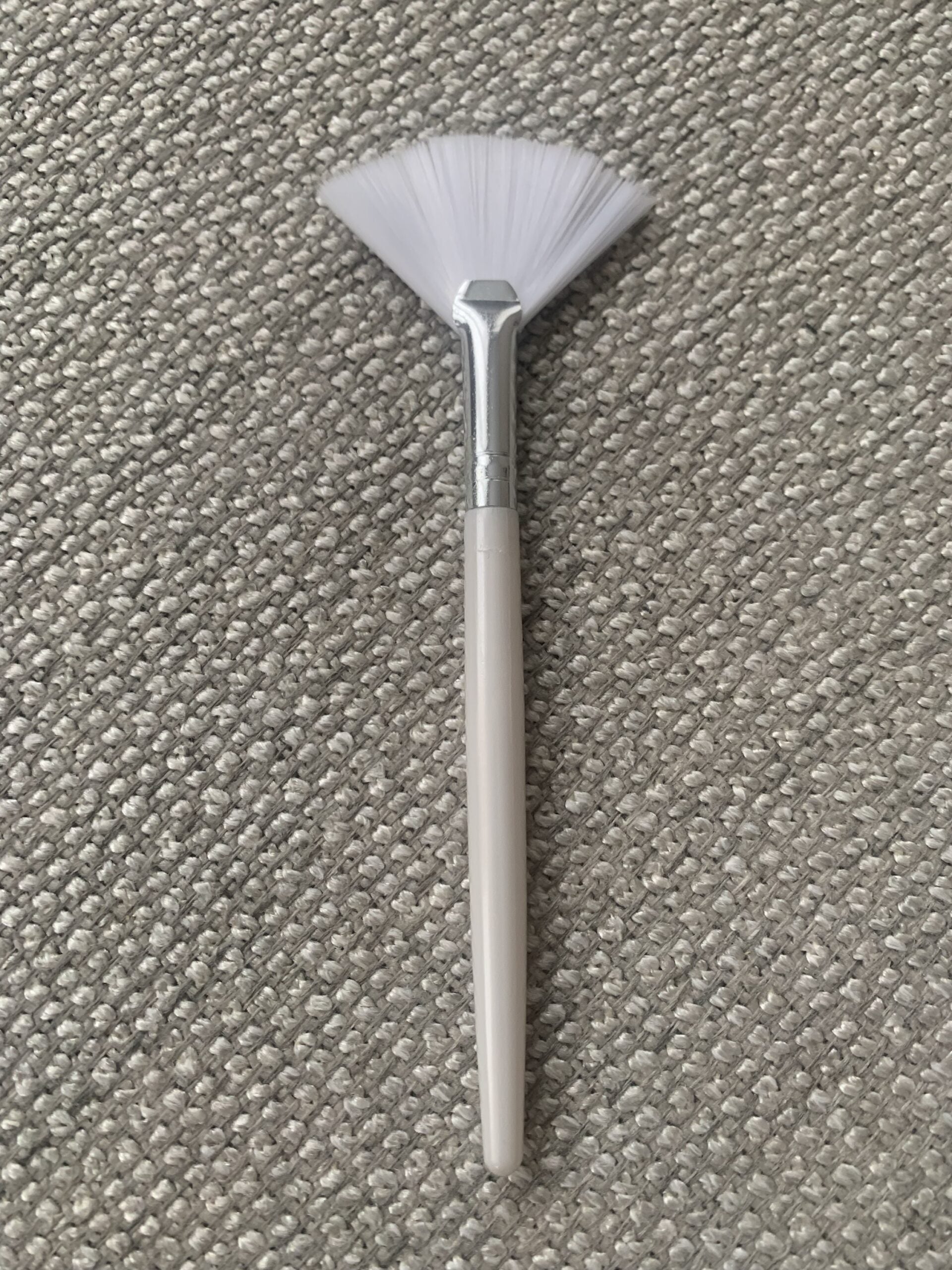Fan Brushes for Application, White Tip - Pack of 3